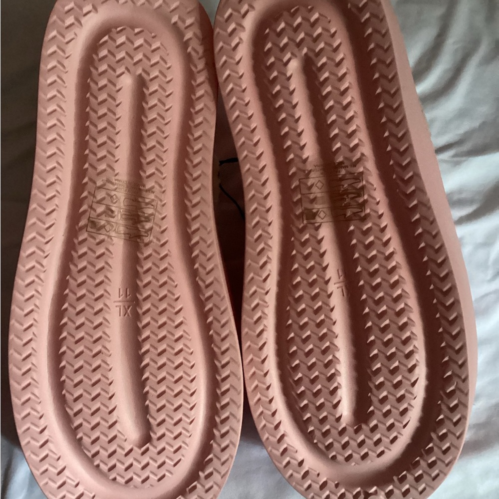 Platform Slippers - Picture 3 of 4